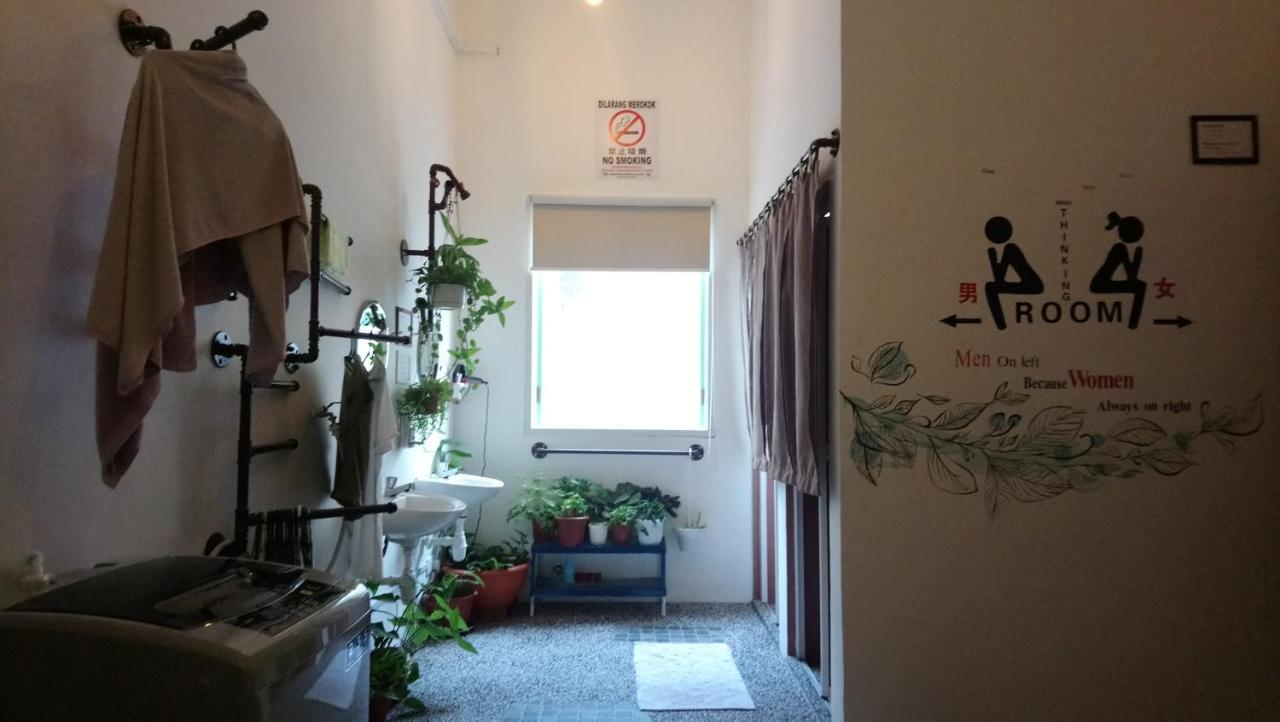 Stay With Me Capsules Hostel Malacca Exteriör bild