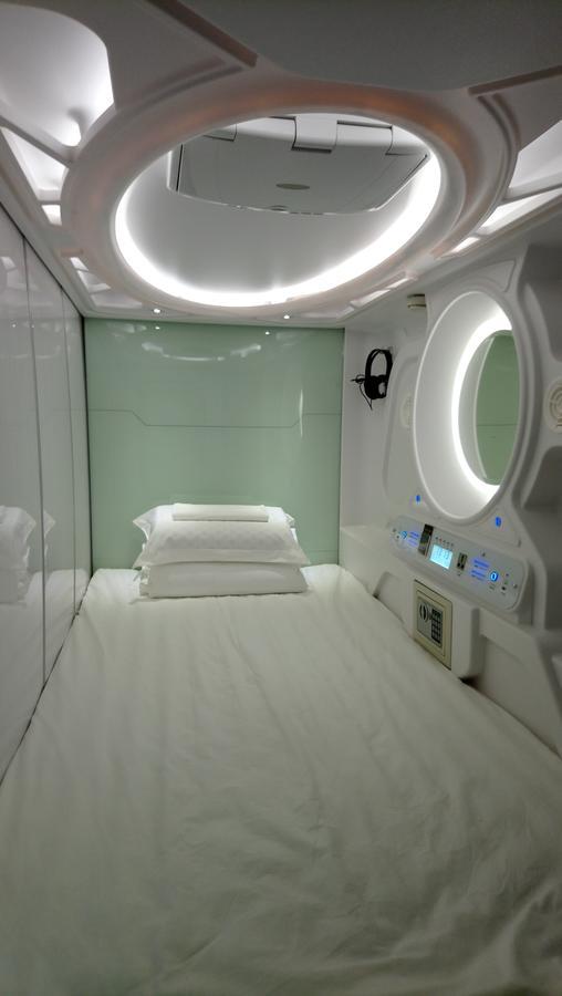 Stay With Me Capsules Hostel Malacca Exteriör bild