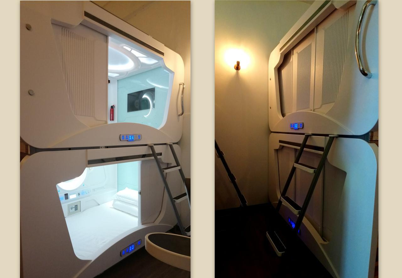 Stay With Me Capsules Hostel Malacca Exteriör bild