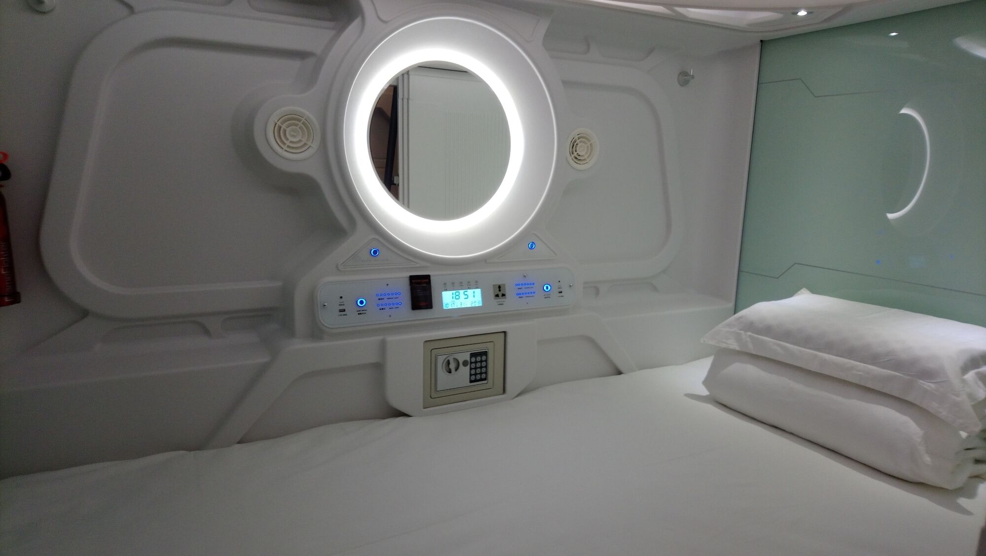 Stay With Me Capsules Hostel Malacca Exteriör bild
